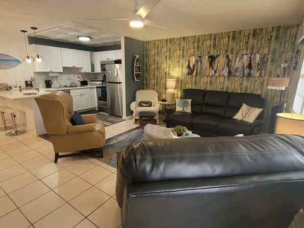 201 Kent Ter #L, West Palm Beach, FL 33407