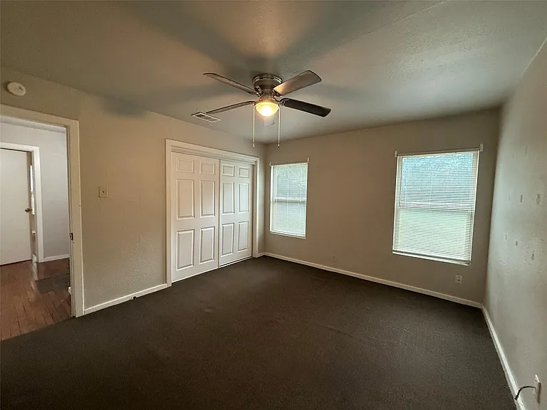 300 Mill St — Photo 11