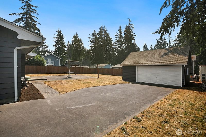 3rd image of 15441 SE 144th Place