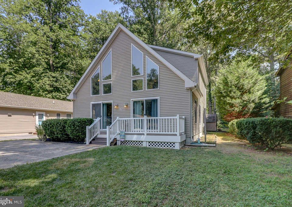 1st image of 32756 Bridgeway Dr E
