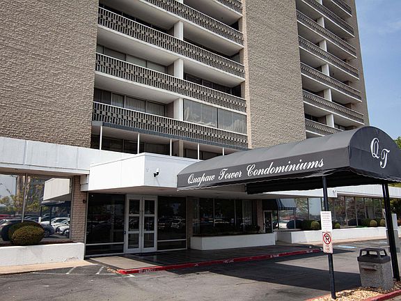 2nd image of 700 E 9th St APT 2G