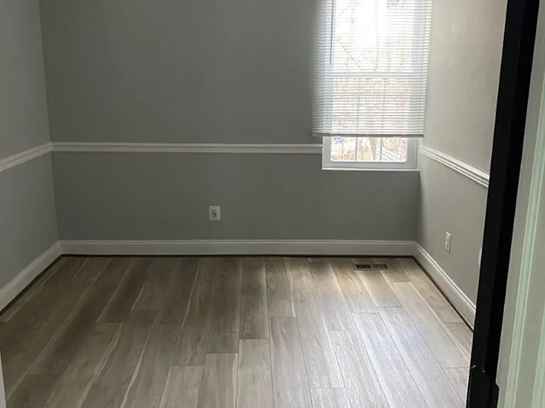 1233 N Luzerne Ave #A-700 — Photo 3