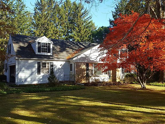 2nd image of 165 Mill Creek Ln
