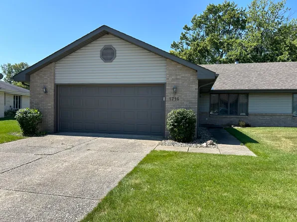 1716 Lincoln St, Hobart, IN 46342