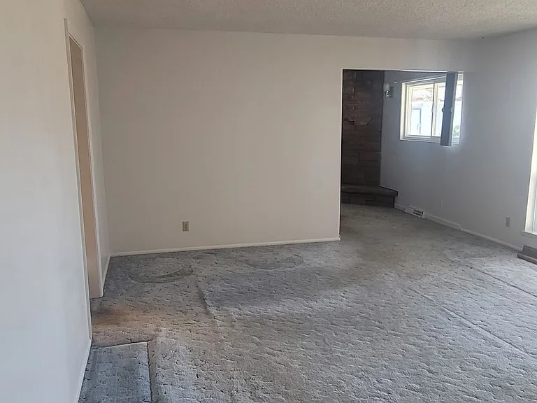 2636 Hickory Dr — Photo 4