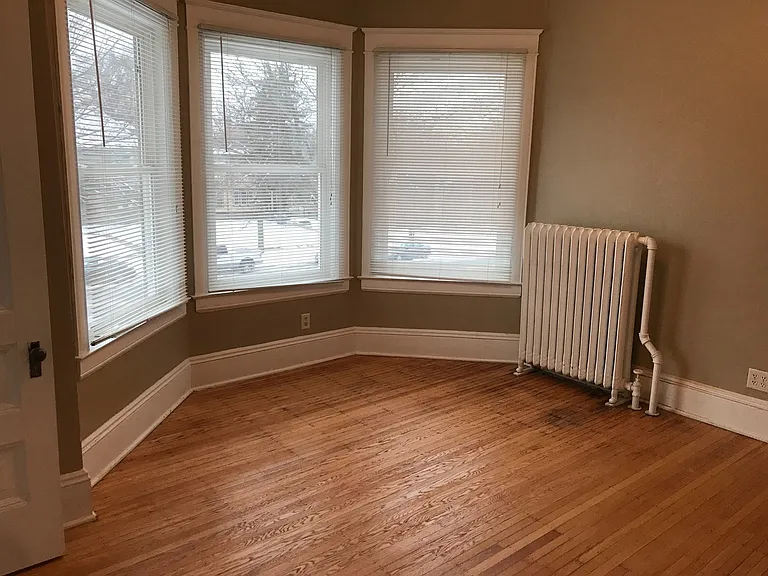 1863 Marshall Ave — Photo 2