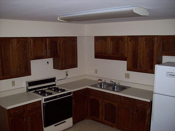 4th image of 907 1/2 Lilly St