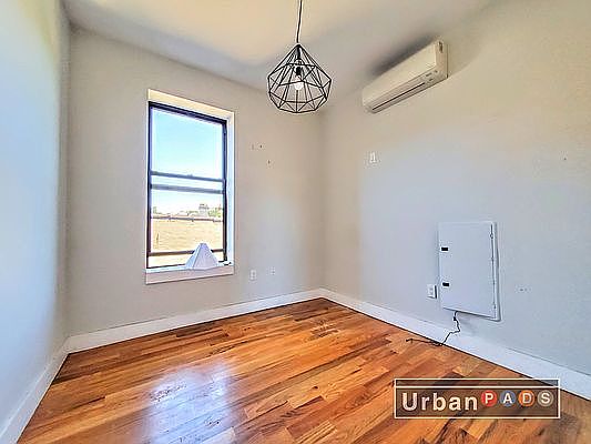 3rd image of 1671 Lincoln Pl #3A