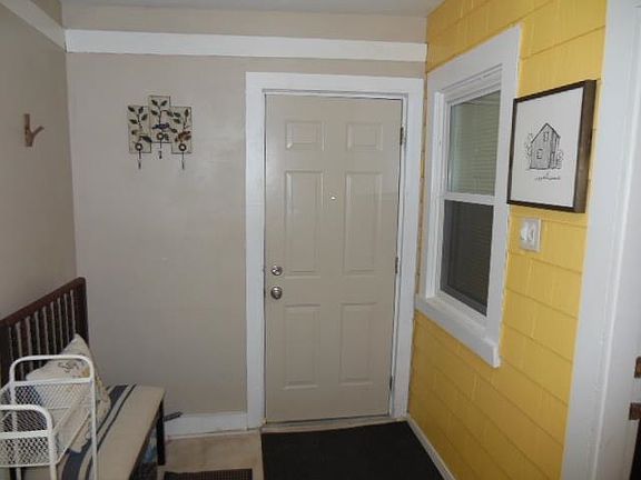 3rd image of 614 Miriam Ave