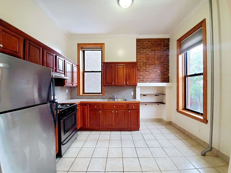 1st image of 314 7th Ave #2L