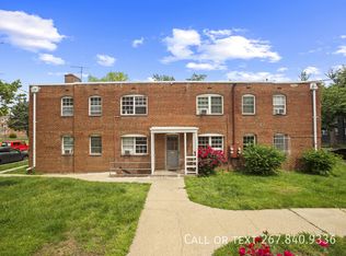 18 Danbury St SE APT 3, Washington, DC 20032