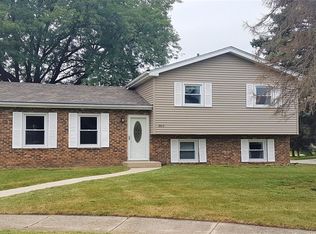 9910 Arthur Ct, Crown Point, IN 46307