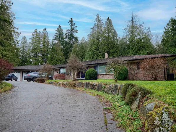 3292 136th St, Surrey, BC V4P 1K7