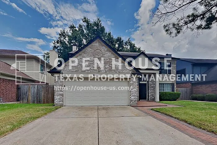 4 bed, 2.5 bath, 2024 sqft, $2,050 — Photo 1