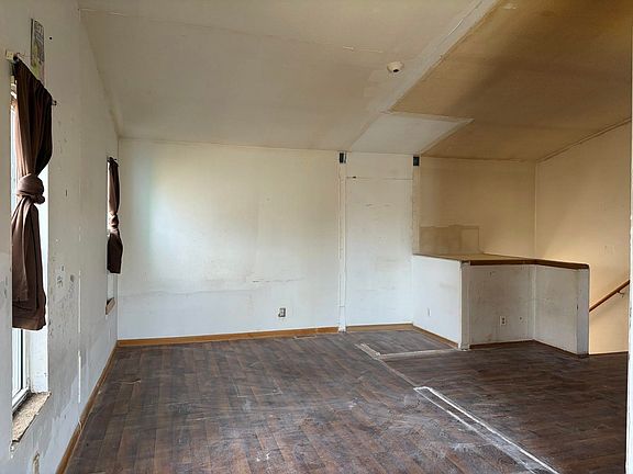 5th image of 5325 S Main St