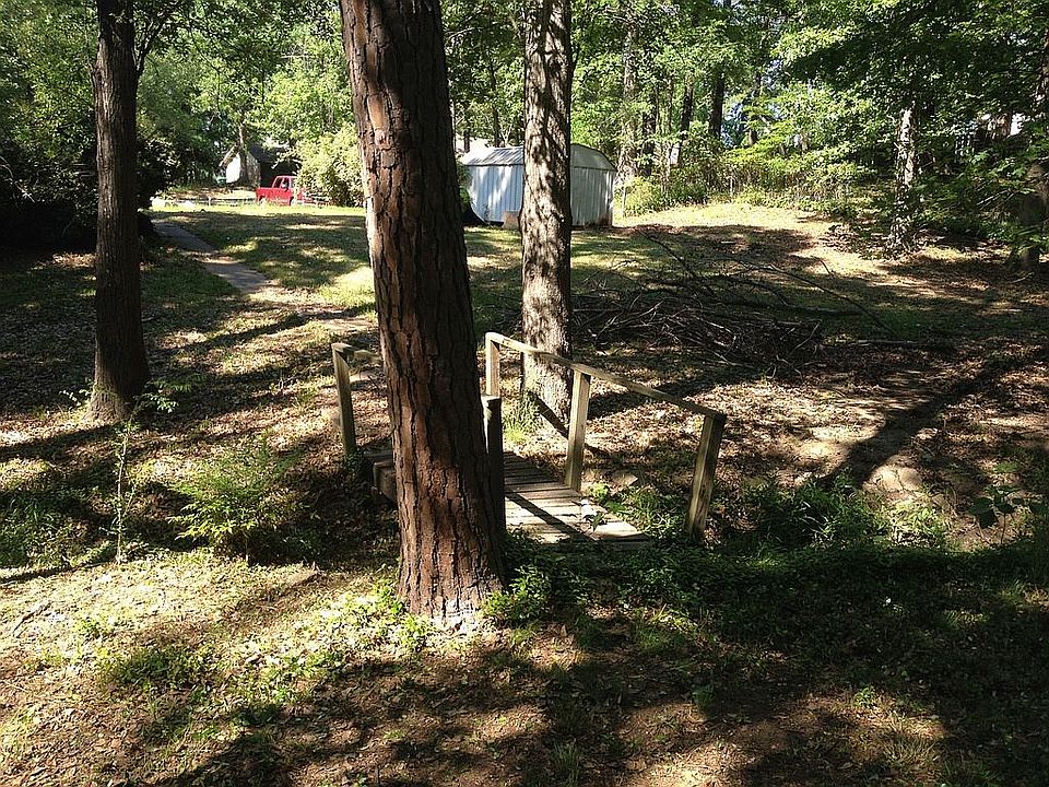 1st image of 11 Sweetbrush Ave