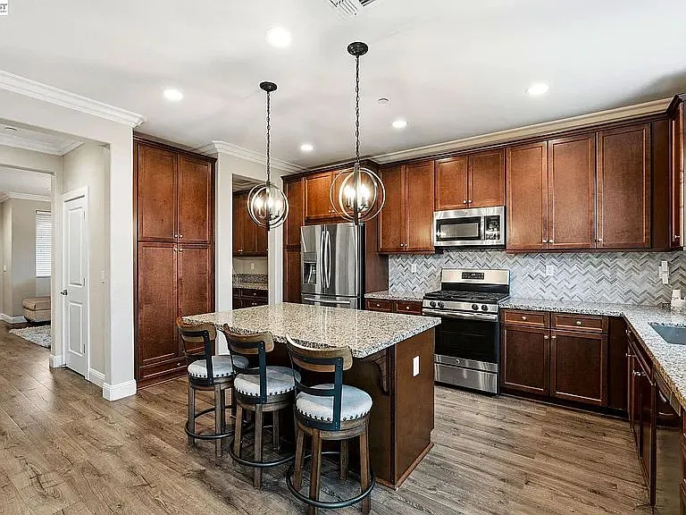 98 Driftwood Cir — Photo 6