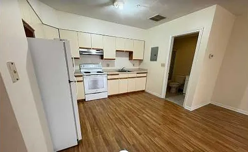 2 bed, $3,500 — Photo 3