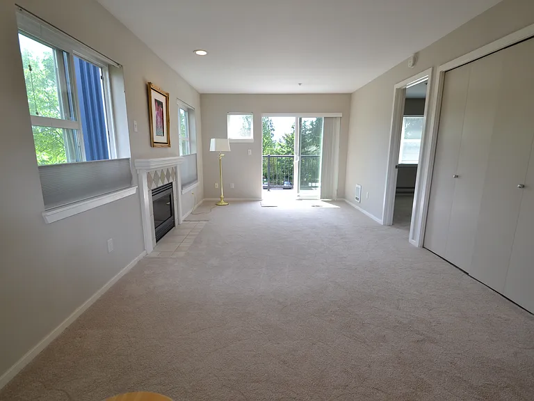 12345 Roosevelt Way NE #401 — Photo 8