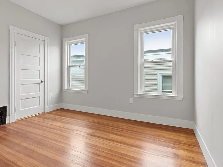 68 Saxton St #2 — Photo 15