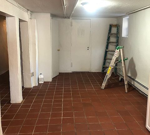 4th image of 691 Dawson St