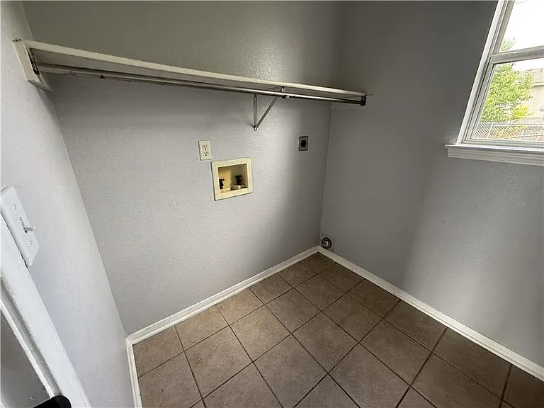 2807 Cantabrian Dr #B — Photo 9