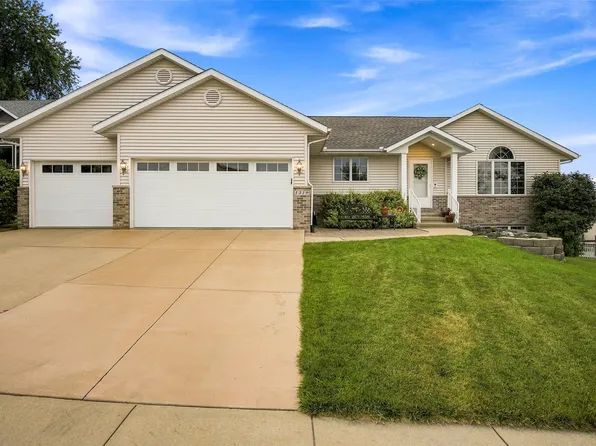 1319 Jackson Woods Ct NW, Cedar Rapids, IA 52405