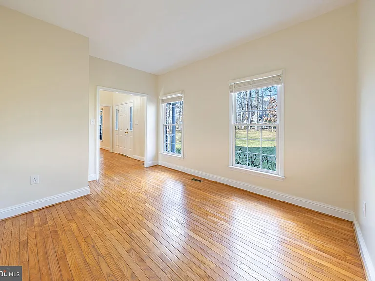 36767 Pelham Ct — Photo 5