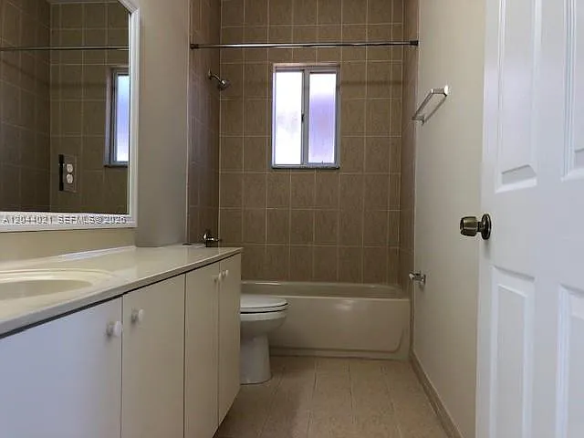 1142 NE 41st Ave — Photo 9