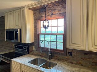 12 Manor Ct, Gray Summit, MO 63039