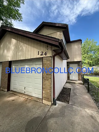 124 SW Oxford Pl Photo 1