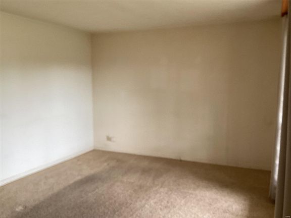 3rd image of 103 Lake Dr