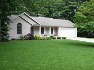 924 Bear Lake Rd, Muskegon, MI 49445