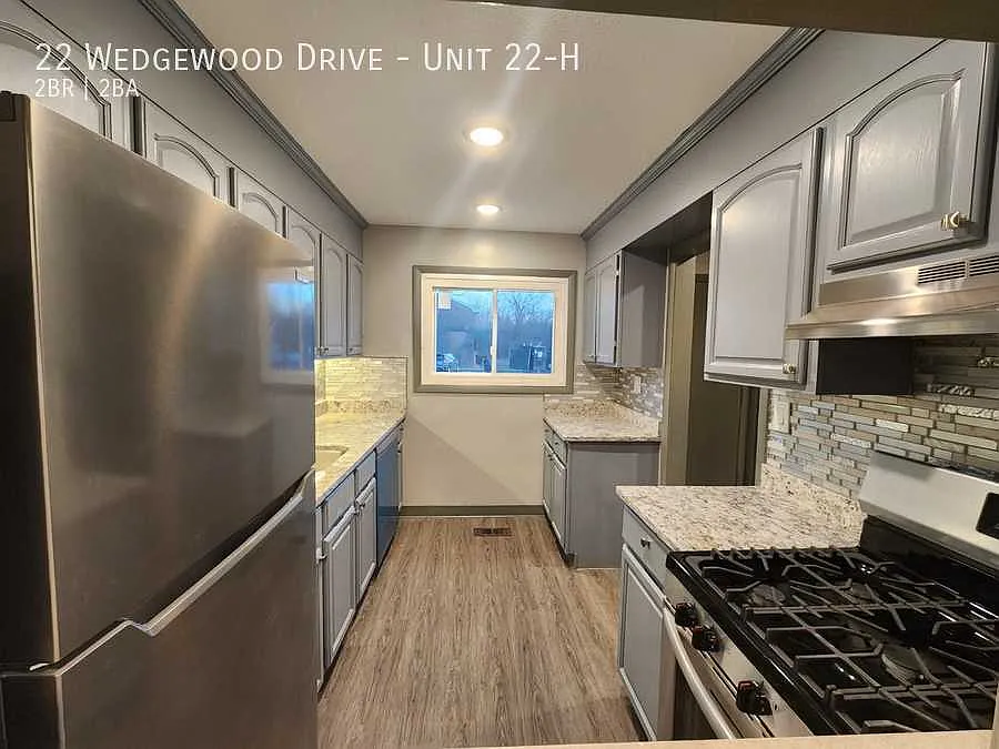 2 bed, 1.5 bath, 1113 sqft, $2,100 — Photo 3