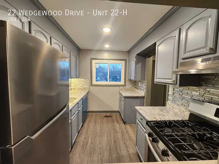 22 Wedgewood Dr #22-H — Photo 3