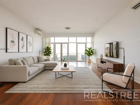 90-02 Queens Boulevard image 1 of 12