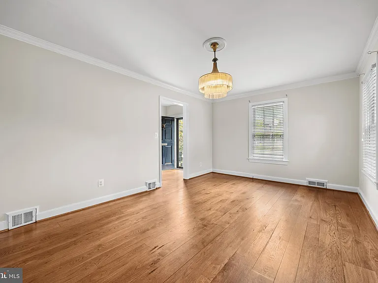 827 S Royal St — Photo 12