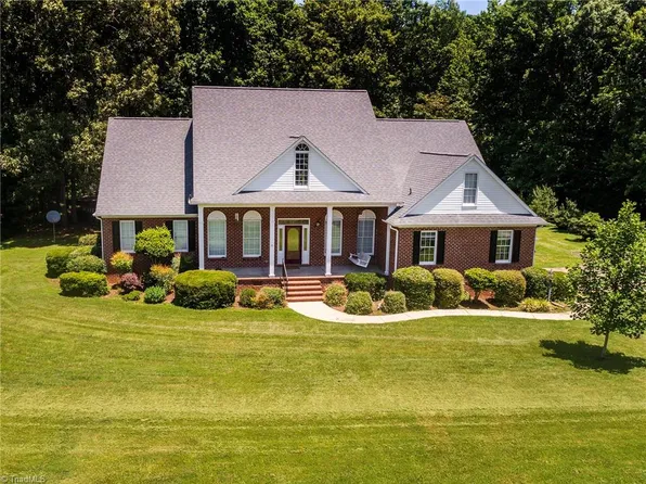 2821 Russell McPherson Rd, Burlington, NC 27215