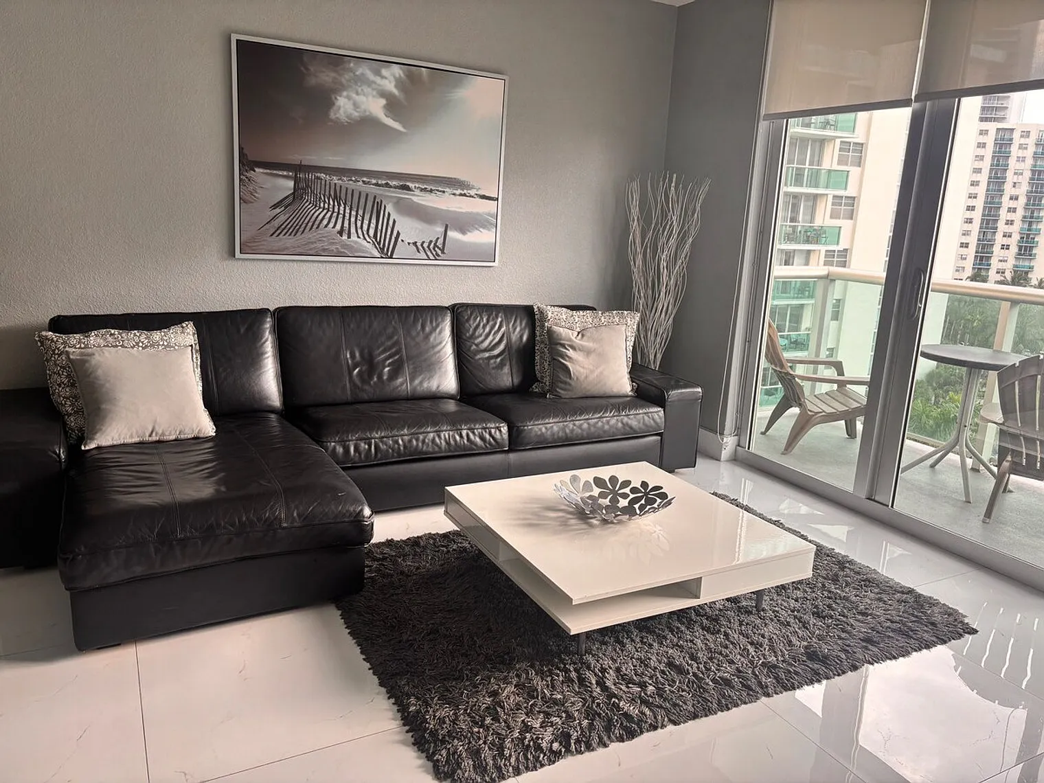 2 bed, 2.0 bath, $5,221 — Photo 3