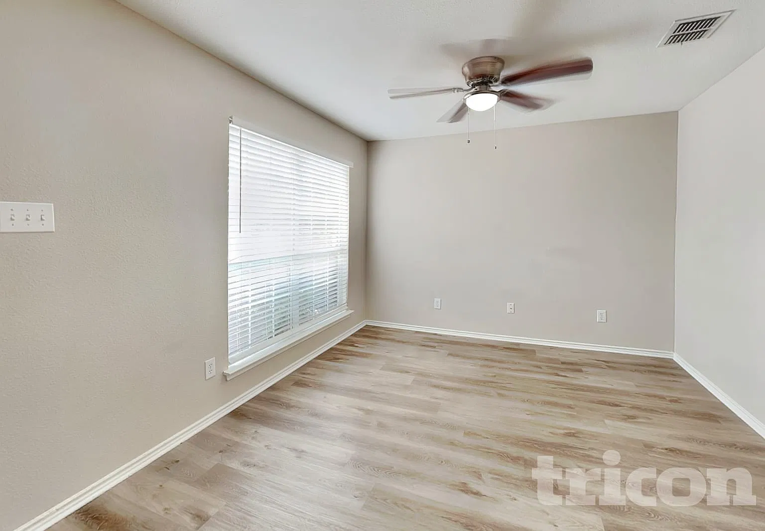 231 Cardinal Way San Antonio TX — Photo 2