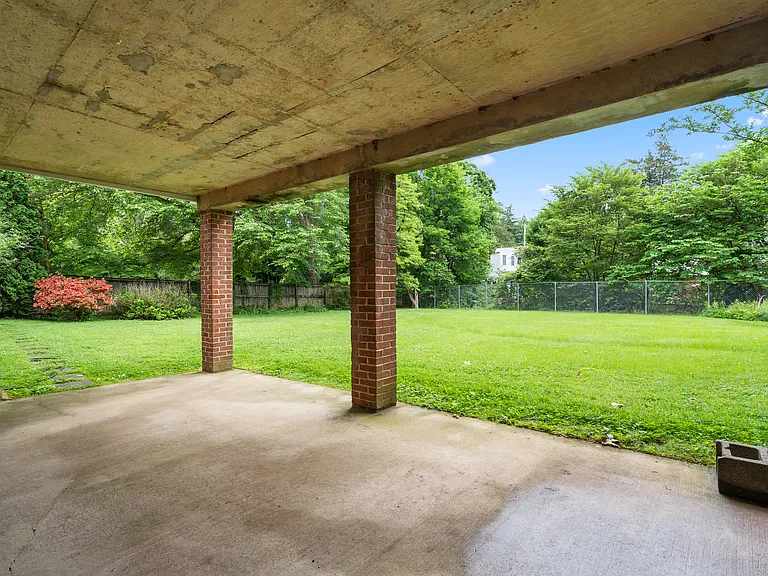 4907 Elsmere Ave — Photo 37