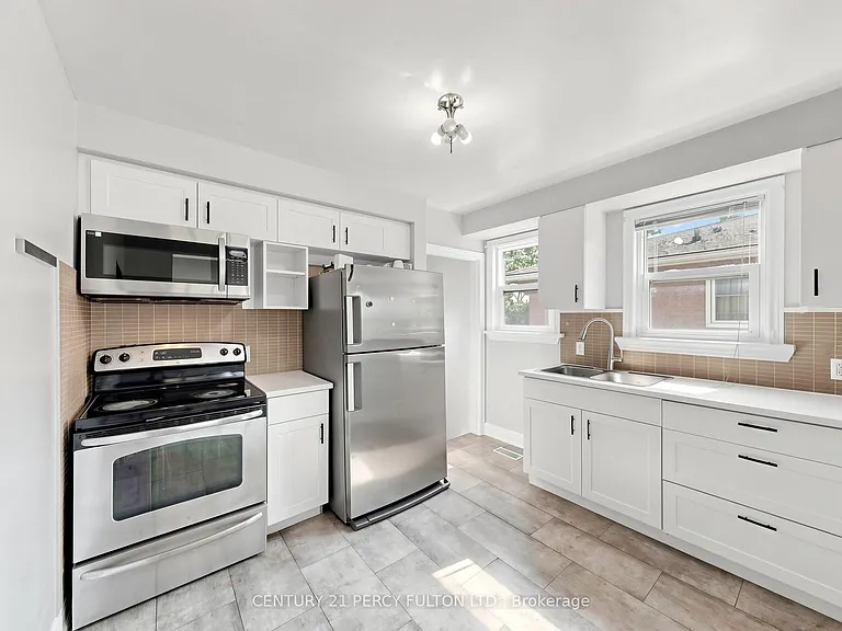 25 Kenwood Cres — Photo 8