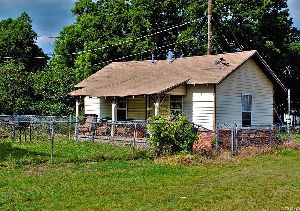 2nd image of 541 S 39th Ave W