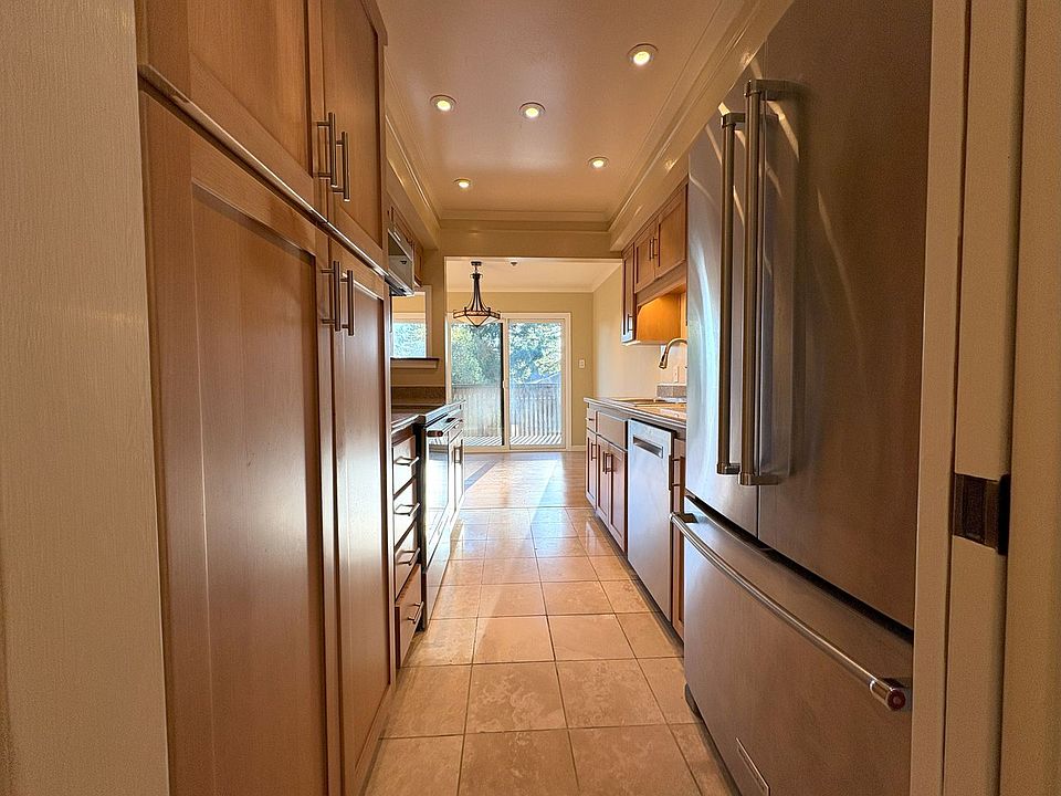 1st image of 320 Palo Alto Ave APT F2