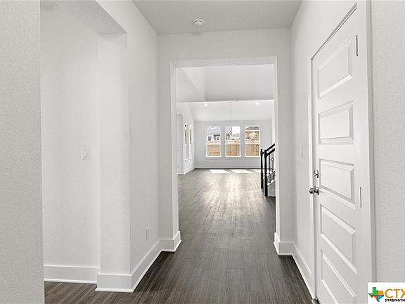 4th image of 233 Wild Sage Ln