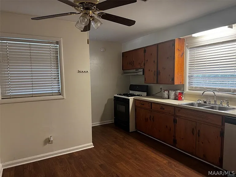 111 Easthaven Rd — Photo 8