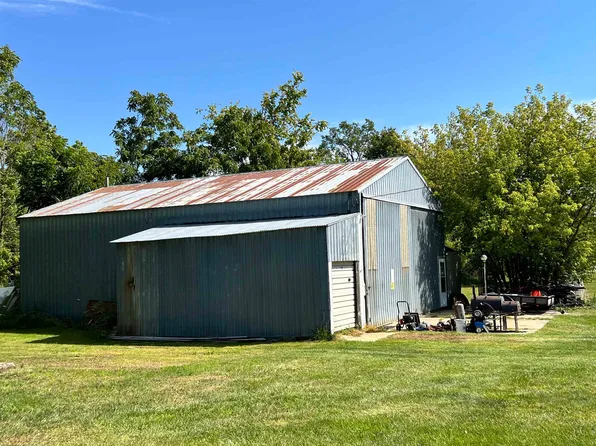 305 E Lasalle St, Crystal, MI 48818