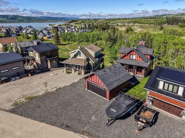 247 Cottageclub Cres, Rocky View County, AB T0M 2E0