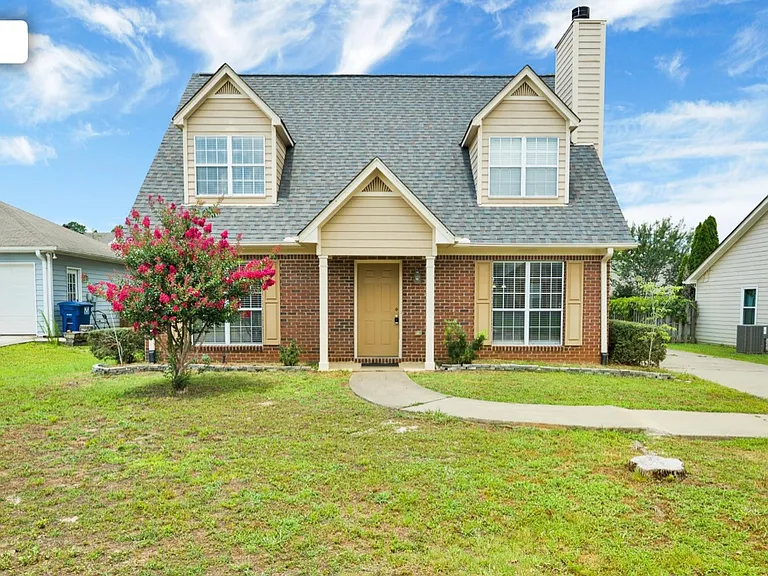 7707 Wyndham Cir — Photo 3