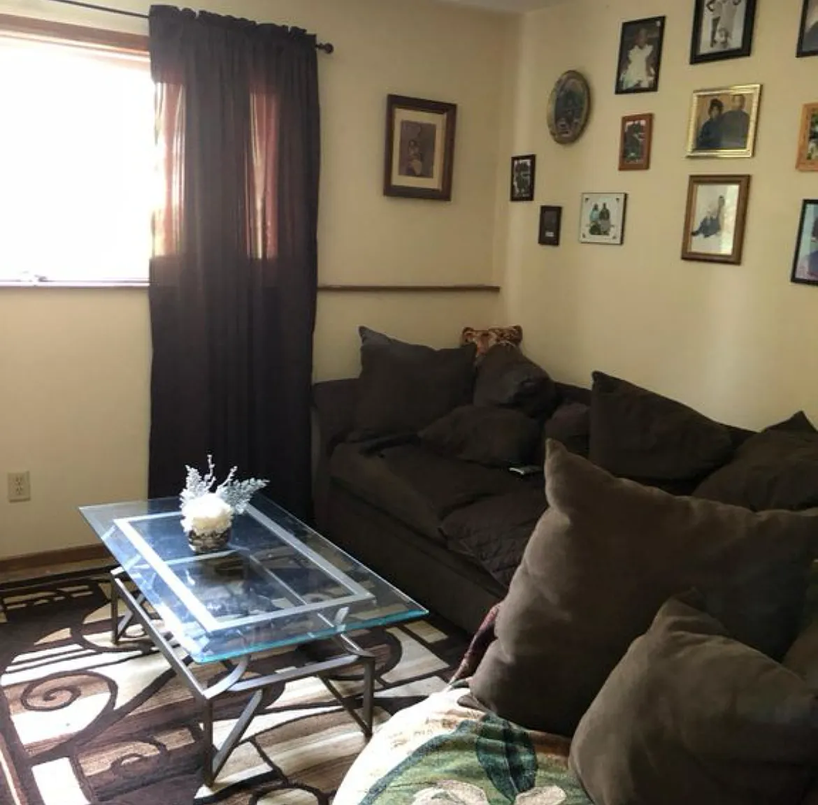 4 bed, 1600 sqft, $2,150 — Photo 4